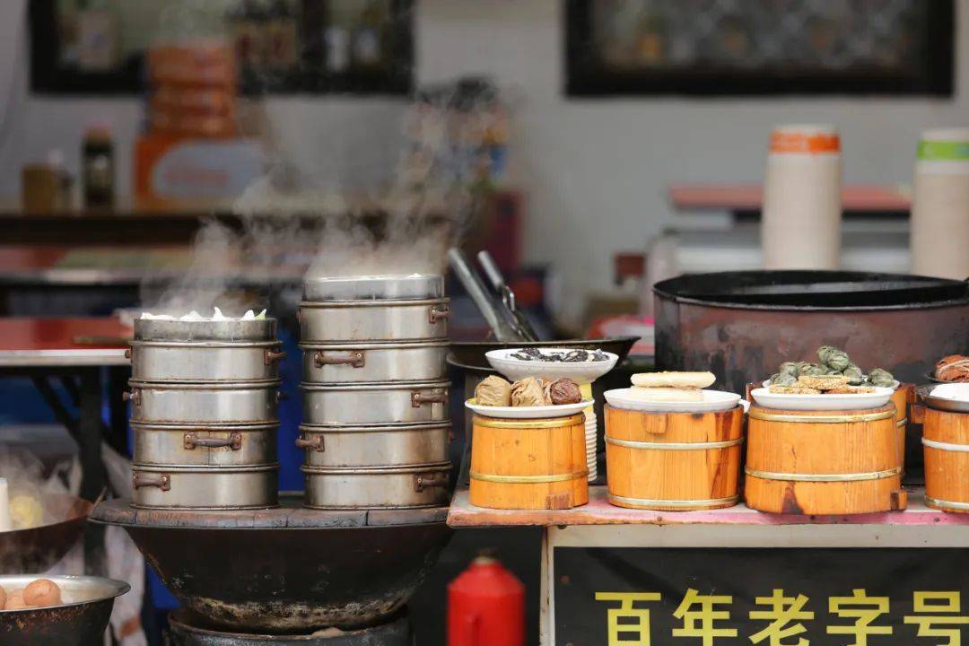 快餐巨头大快活发盈利预警；食遍天完成1000万人民币种子轮融资