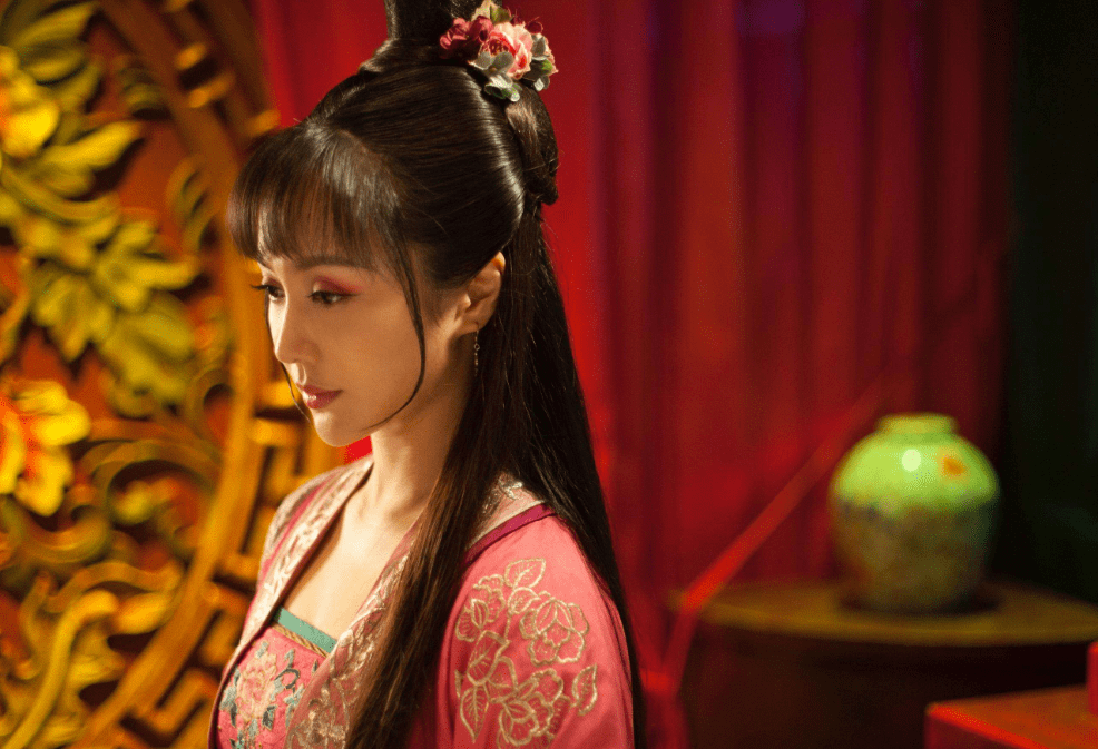 古代去一次青楼<strong></p>
<p>币换算</strong>，到底要花多少银子？换算成人民币，一般人玩不起