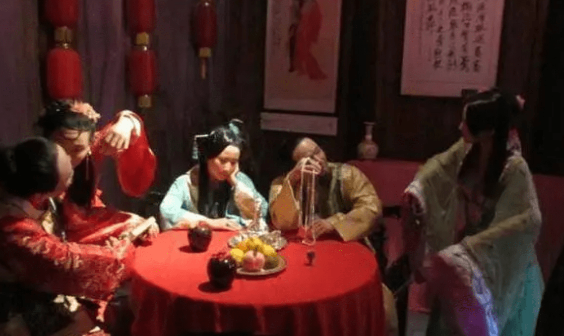 古代去一次青楼<strong></p>
<p>币换算</strong>，到底要花多少银子？换算成人民币，一般人玩不起