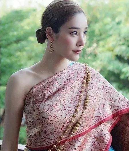 女儿的命只值580万网民币<strong></p>
<p>蛋币网</strong>？这位国外女星的母亲的回应是：对