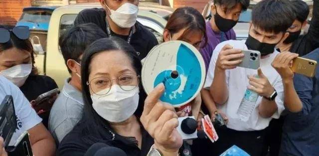 女儿的命只值580万网民币<strong></p>
<p>蛋币网</strong>？这位国外女星的母亲的回应是：对