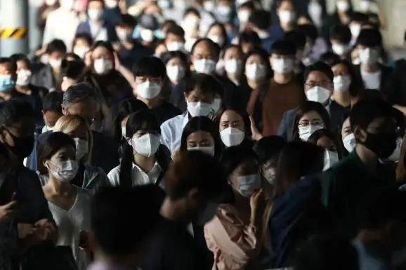 沉迷炒币<strong></p>
<p>炒币心得</strong>，这届韩国年轻人有点疯