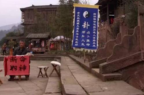 本人征婚,条件如下!
