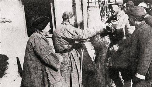 老农拿一张1100万法币的欠条<strong></p>
<p>法币有几种</strong>，专家核实为真，最后是怎么处理的？