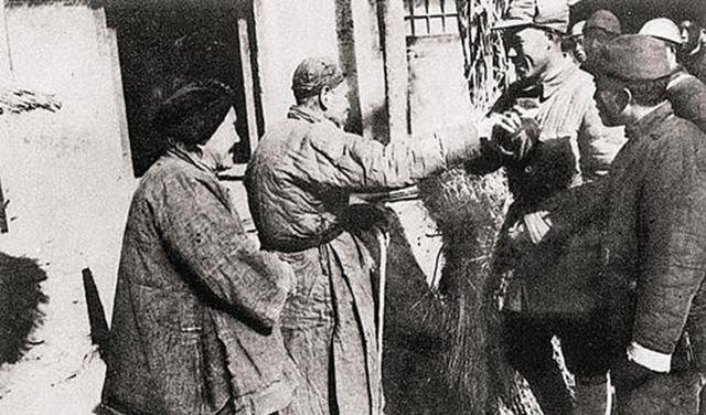 老农成大“债主”拿出一欠条跟政府索要1100万法币<strong></p>
<p>法币有几种</strong>，最后结局如何