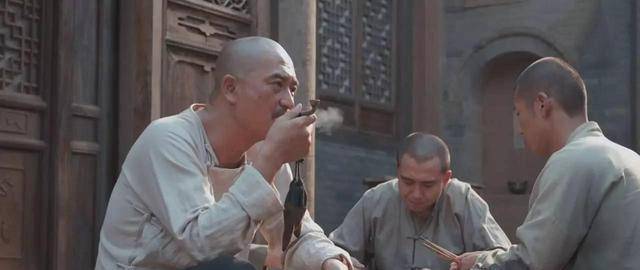 一山西老农拿欠条<strong></p>
<p>法币有几种</strong>，张口索要1100万法币，为何政府最后全额奉还？