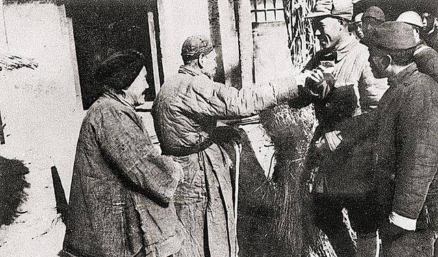 一山西老农拿欠条<strong></p>
<p>法币有几种</strong>，张口索要1100万法币，为何政府最后全额奉还？