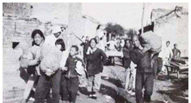 山西老农拿出一张欠条<strong></p>
<p>法币有几种</strong>，跟政府索要1100万法币，最后政府全额奉还