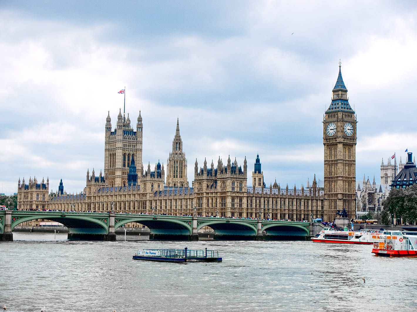 搬离伦敦！国际各大投行被欧洲央行强制要求！英国脱欧后<strong></p>
<p>币民</strong>，伦敦全球欧元结算中心的地位恐不保