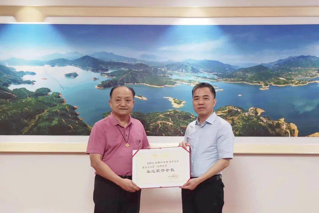 “宁王”副董事长辞职；段永平再次买入腾讯 | 今快报