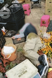 昆明一老人赶集摔倒压坏水果摊！中午就带着家属找来了<strong></p>
<p>虚拟币买卖规则</strong>，摊主慌了……