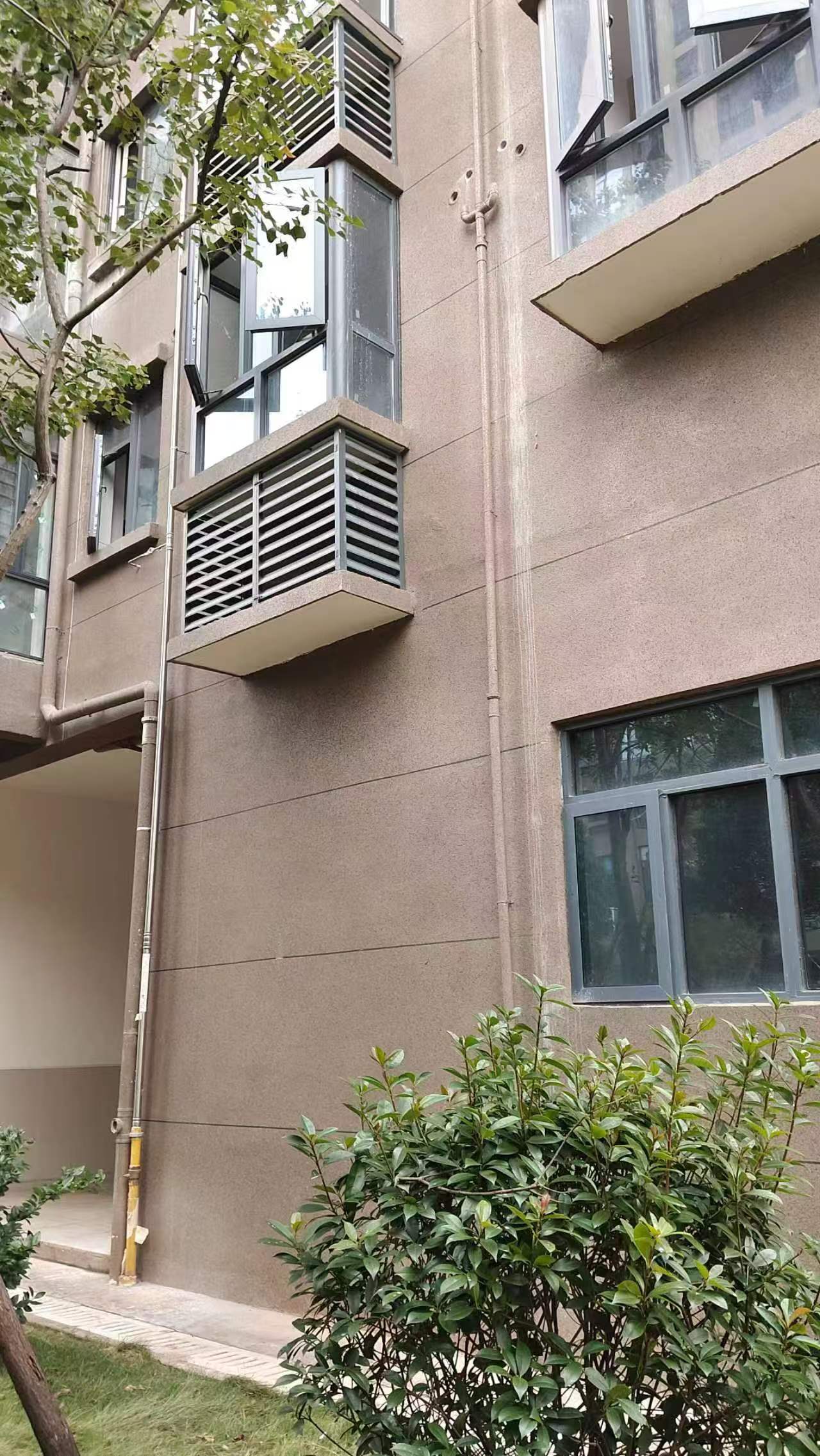空调机位被楼下邻居占用<strong></p>
<p>虚拟货币</strong>，娄底女业主无法入住起诉索赔11万！邻居：我的也被占了
