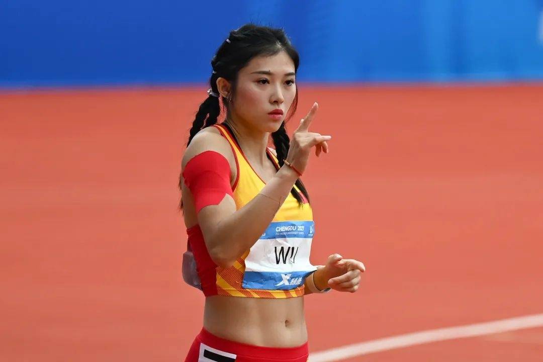 主播模仿吴艳妮直播跳舞<strong></p>
<p>虚拟币蒸汽</strong>，被禁止发布作品