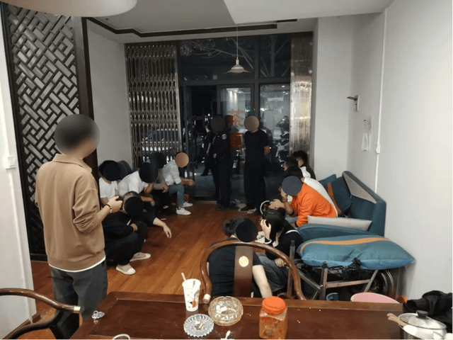 昆明警方披露：多人聚集<strong></p>
<p>虚拟币FIFA</strong>，竟然在干这件事，被“一锅端”！现场曝光……