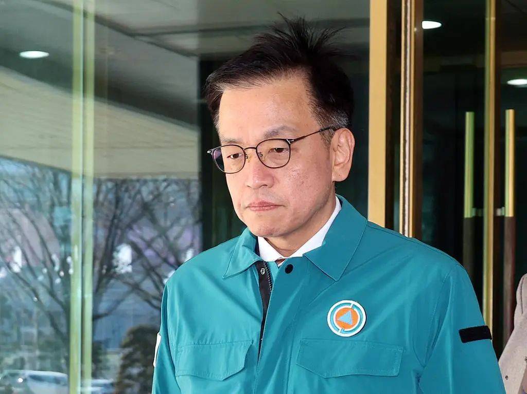 最新消息：黑匣子部分受损！179人遇难<strong></p>
<p>虚拟币不能兑换</strong>，有人一家9口都在机上，济州航空CEO鞠躬道歉！航司：事发前已投保10亿美元责任保险赔偿