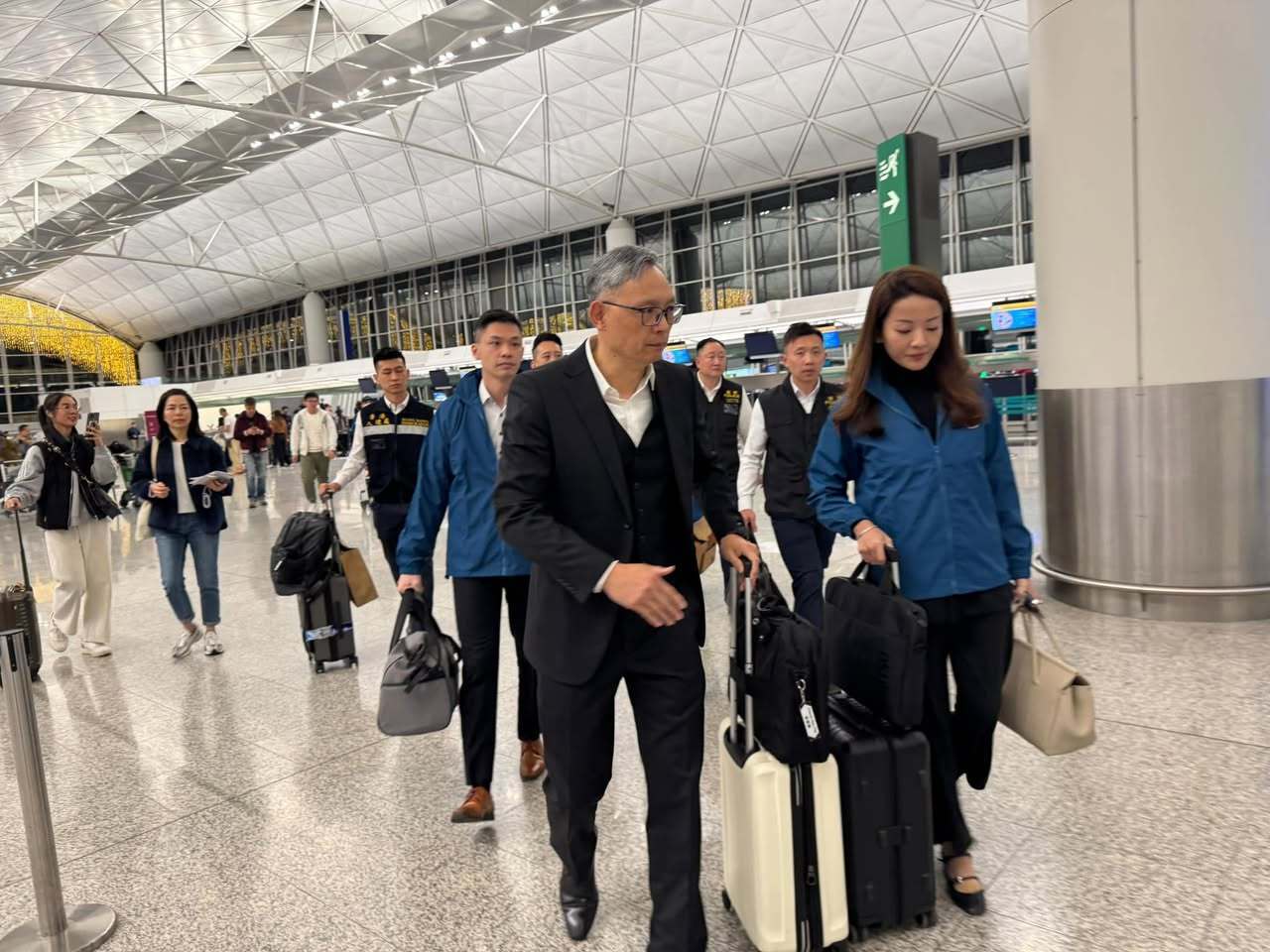 仍有12名港人被困缅甸<strong></p>
<p>虚拟币推广团队</strong>，香港派专责小组前往泰国跟进