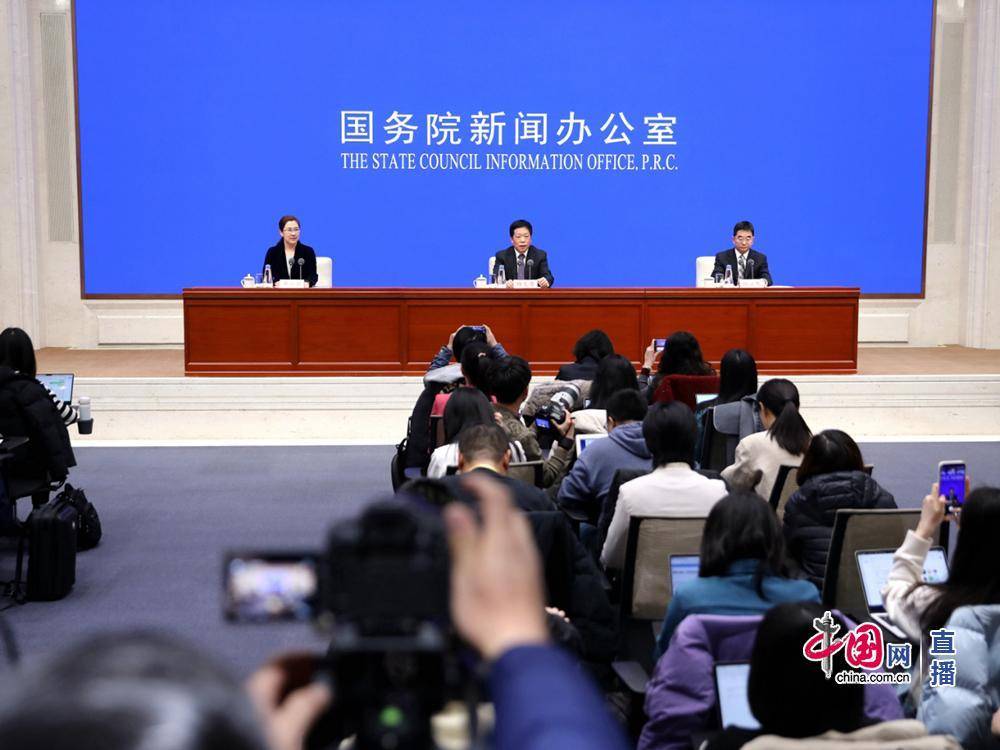 中央农办：40年来我国自然村数量减少约150万个<strong></p>
<p>聚原油</strong>，乡村建设不能平均用力