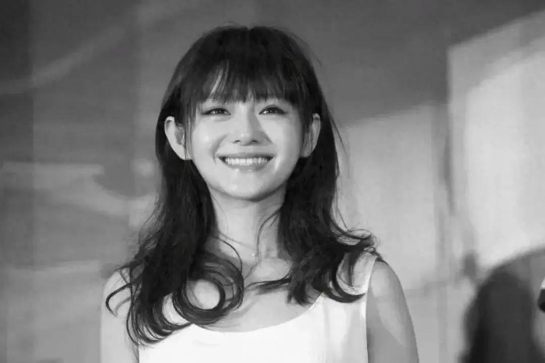 大S将塔葬<strong></p>
<p>拉比原油</strong>，S家最新发声：希望能找到大S的理想长眠地