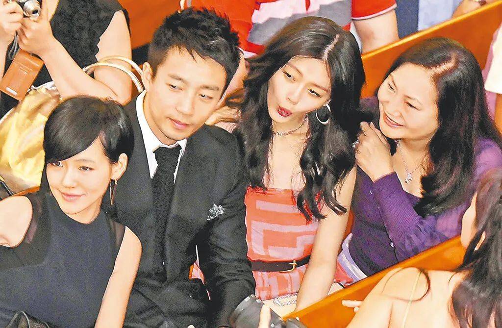 汪小菲为避媒体6天没出门<strong></p>
<p>期货原油直播间</strong>，与S妈打视频官司争遗产