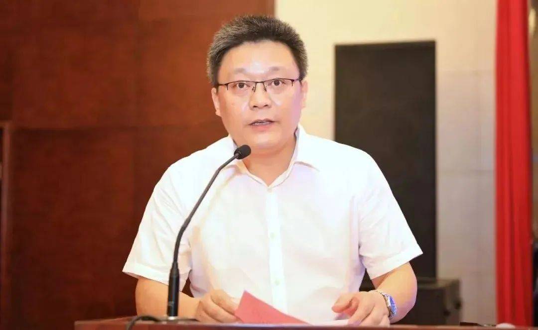 无锡一副局长<strong></p>
<p>原油手册</strong>，任上被查