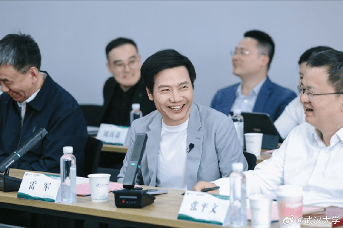 雷军回应如何保持好身材：英语不好已经让母校“蒙羞”<strong></p>
<p>南方原油股票</strong>，不能再形象欠佳