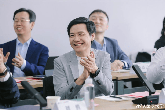 雷军回应如何保持好身材：英语不好已经让母校“蒙羞”<strong></p>
<p>南方原油股票</strong>，不能再形象欠佳