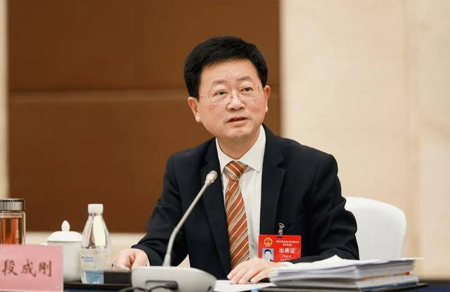 重庆：坚决拥护党中央决定<strong></p>
<p>美国eia原油库存</strong>，深刻汲取教训