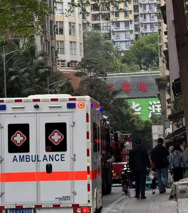 “右眼几乎失明<strong></p>
<p>原油码</strong>，手部截肢”！广州一男孩在家做实验被炸伤，最新情况
