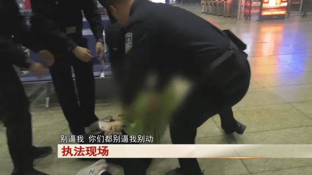“老赖”车站被抓<strong></p>
<p>原油走势k线图</strong>，竟质问法官：为何不抓我妈 ！