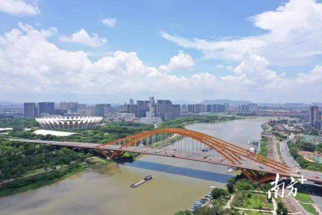 给五区干部开会<strong></p>
<p>财经原油</strong>，佛山市委书记发出“灵魂三问”