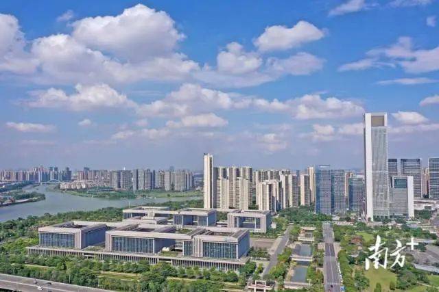 给五区干部开会<strong></p>
<p>财经原油</strong>，佛山市委书记发出“灵魂三问”