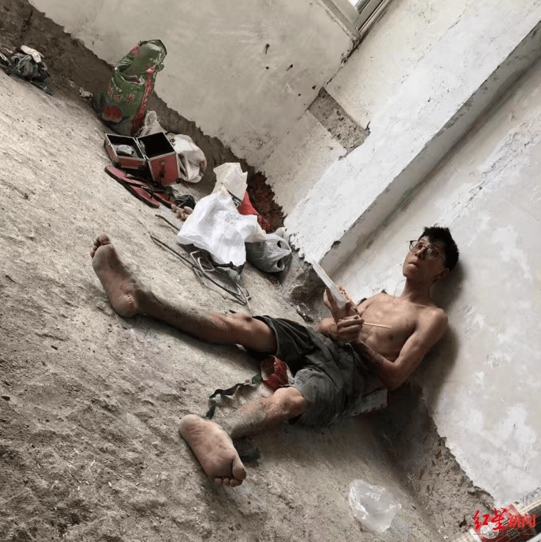 小伙搬砖9年攒200万<strong></p>
<p>财经原油</strong>，修别墅买车：宁愿不要这些钱，若时间倒流想好好读书