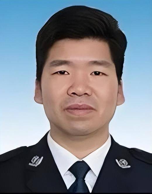 福建4位干部履新<strong></p>
<p>喷原油</strong>，2位升副厅