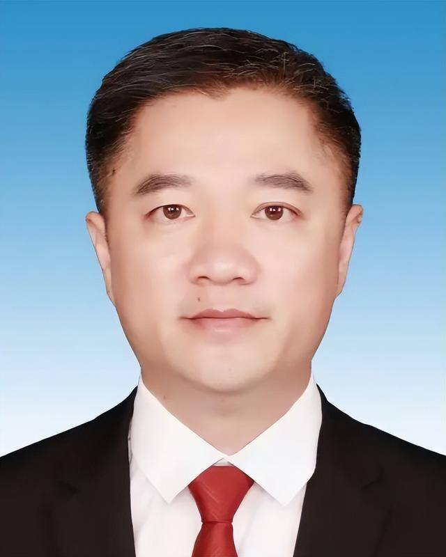 福建4位干部履新<strong></p>
<p>喷原油</strong>，2位升副厅