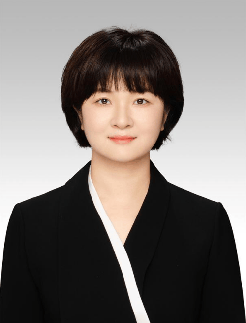 不到1年再公示<strong></p>
<p>原油期货开户条件</strong>，生于1987年的李金玲，拟提名为县长候选人