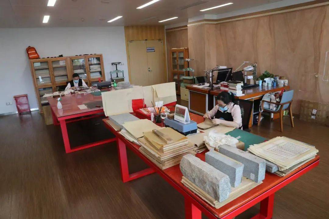 “冷板凳”一坐18年<strong></p>
<p>原油的指标</strong>！41岁厦门女子：要一直坐下去