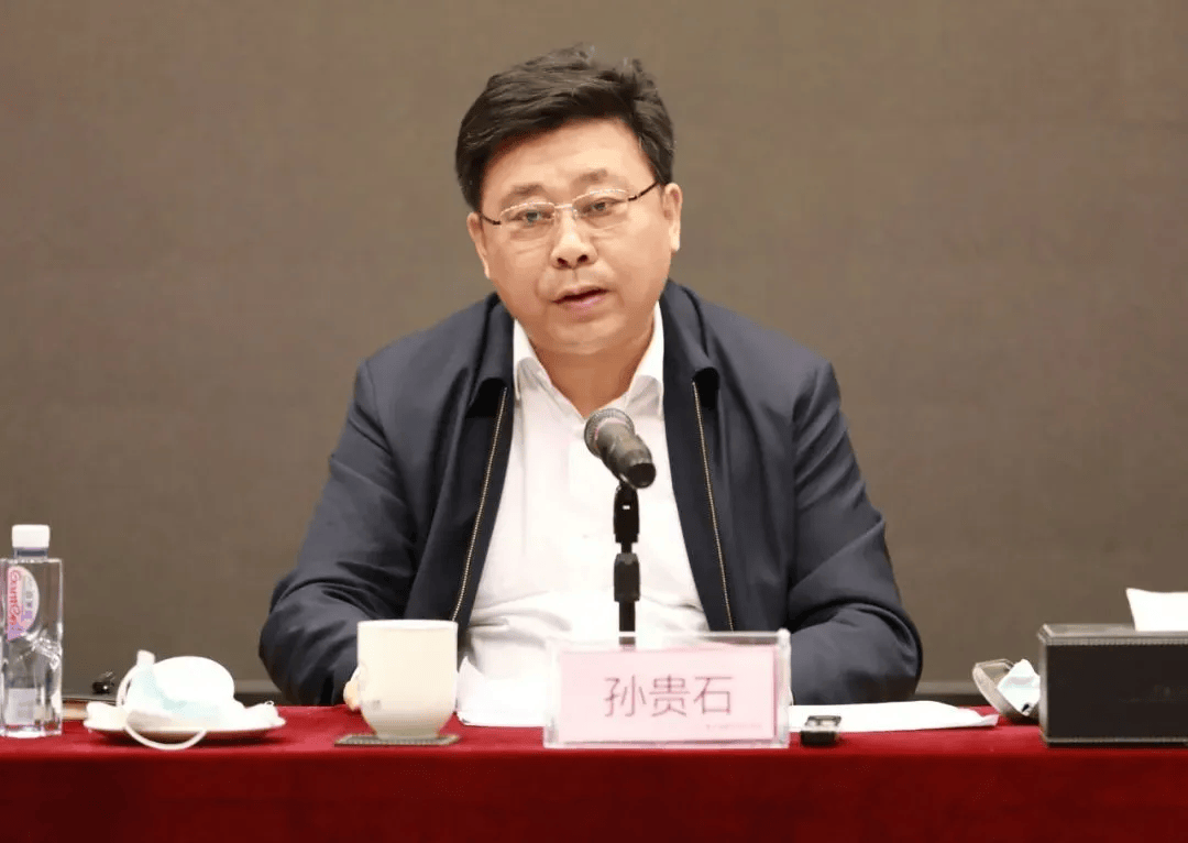 曾任唐山市委常委<strong></p>
<p>国际原油期货交易</strong>，孙贵石将亲戚在唐山市的房产作为专门宴请场所，多次组织领导及下属聚餐