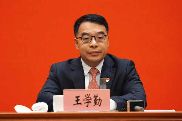 王学勤<strong></p>
<p>美原油平台</strong>，升任云南省副省长