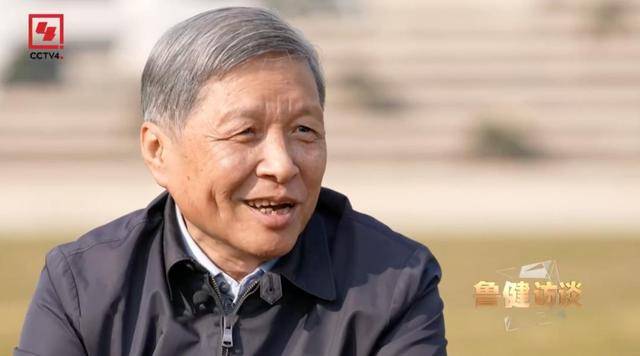 曹德旺:福耀科大8亿预算招50个学生<strong></p>
<p>mt4原油</strong>，面向河南等5省招生