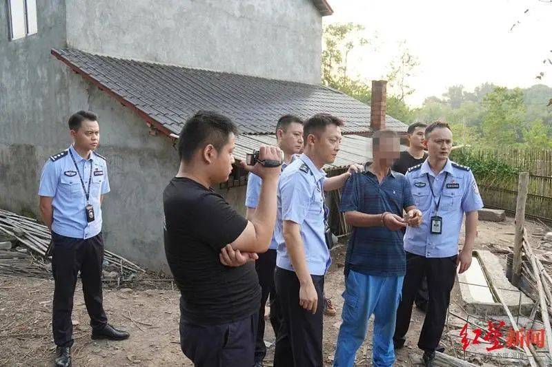 男子杀害母亲和女友后带嫂嫂潜逃32年落网<strong></p>
<p>mt4原油</strong>，两人育有一儿一女，侦破细节披露