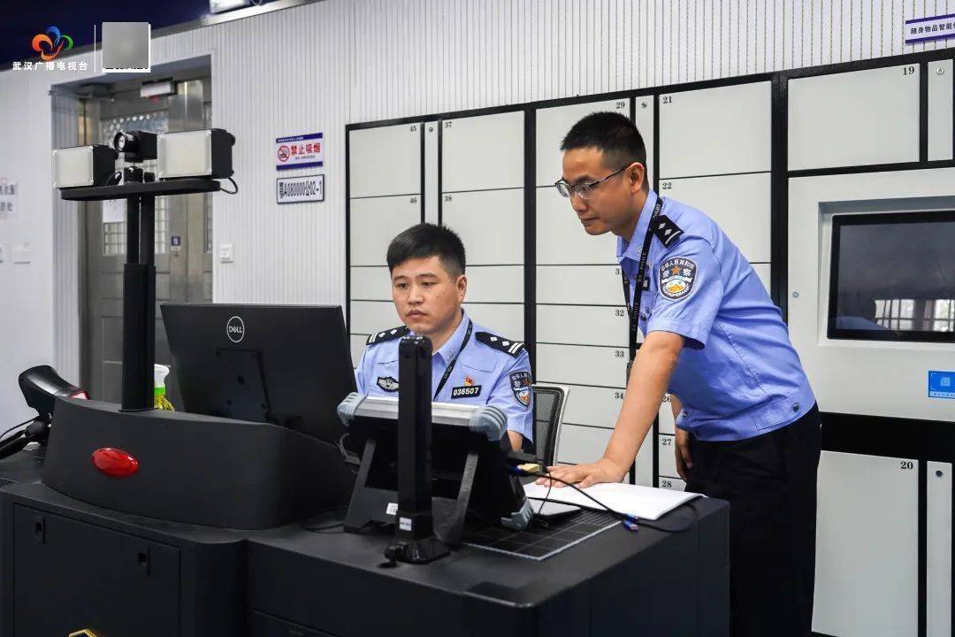 雷霆出击<strong></p>
<p>原油交易规则</strong>！武汉警方一举抓获32名“白富美”
