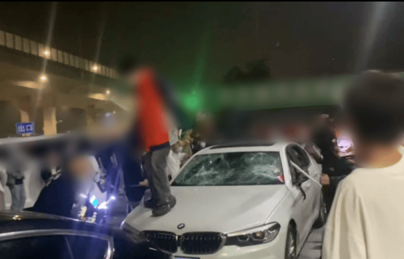 加油站内砸车打人<strong></p>
<p>原油油品</strong>，23名嫌疑人被临沂警方抓获