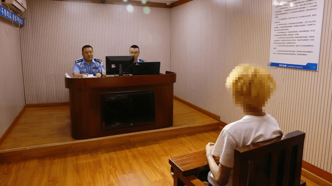 加油站内砸车打人<strong></p>
<p>原油油品</strong>，23名嫌疑人被临沂警方抓获