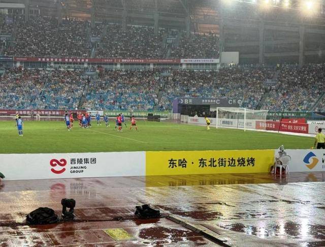 常州一烧烤店花10万赞助苏超<strong></p>
<p>原油油品</strong>，因系唯一个体赞助商爆火，附近商户：之前生意一直好