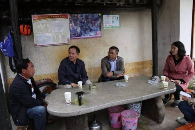 大理市委原书记席杨志东二次被查<strong></p>
<p>抢原油</strong>，20年多前因超标车被降职