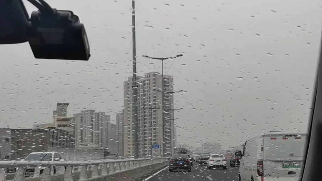 下雨了<strong></p>
<p>抢原油</strong>！天津接下来十天都是……
