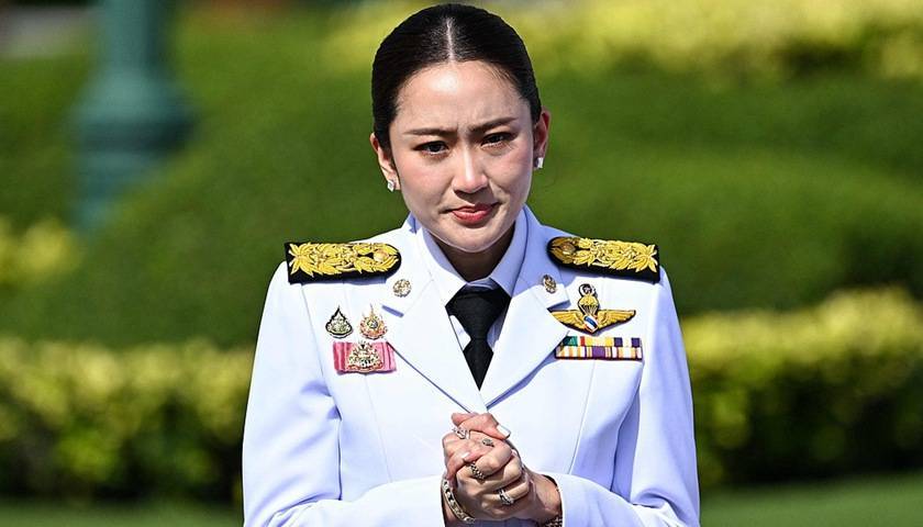 被暂停泰国总理之职<strong></p>
<p>原油为何暴跌</strong>，佩通坦提前布局将继续任内阁部长