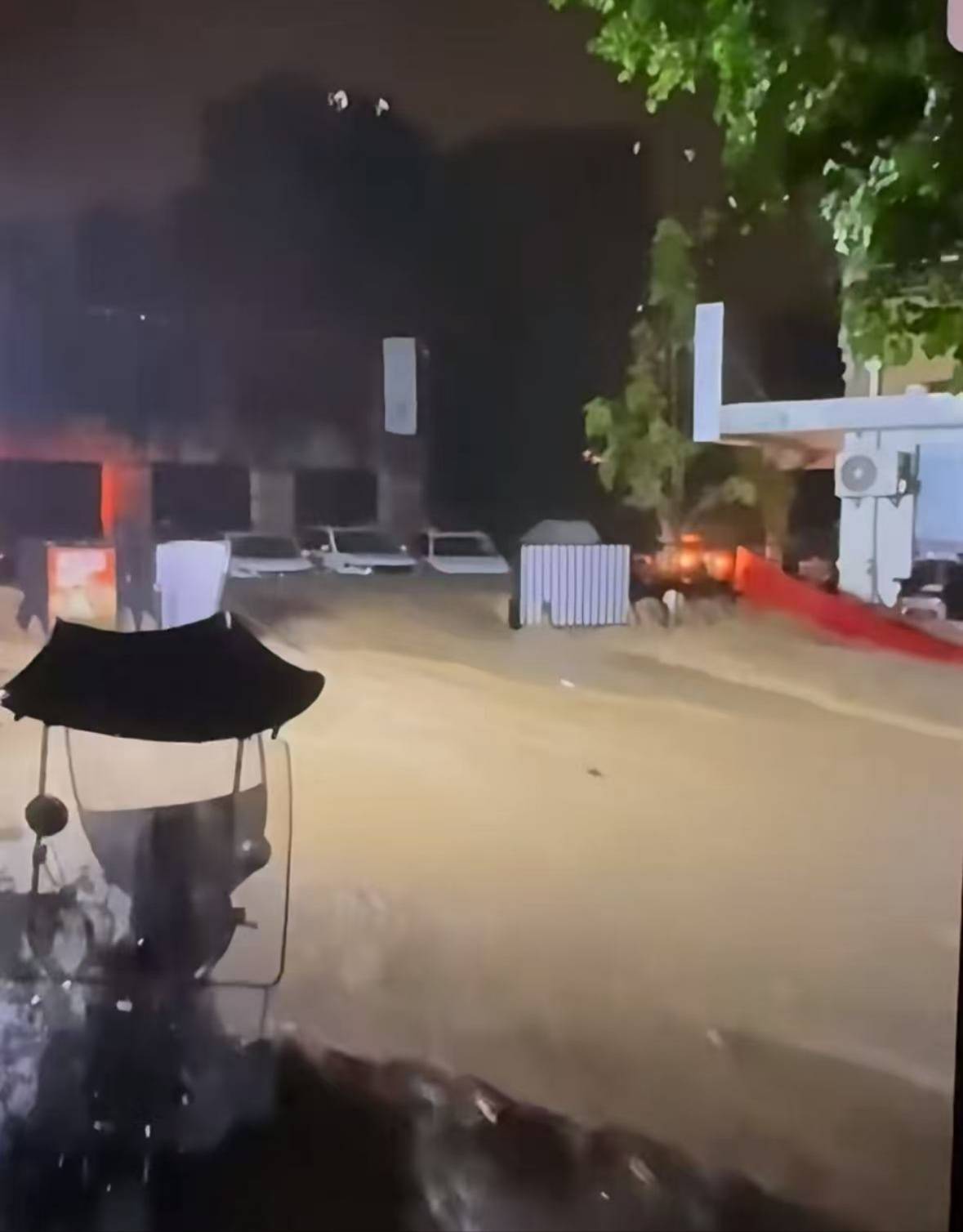 暴雨致重庆一小区女保安遇难<strong></p>
<p>现货原油交易平台</strong>，知情人：深感悲痛，已安抚家属