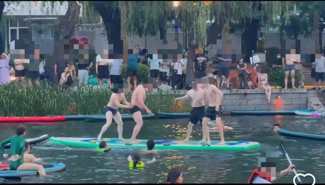 缺水的北京<strong></p>
<p>外汇原油交易</strong>，被北漂强行玩成了威尼斯