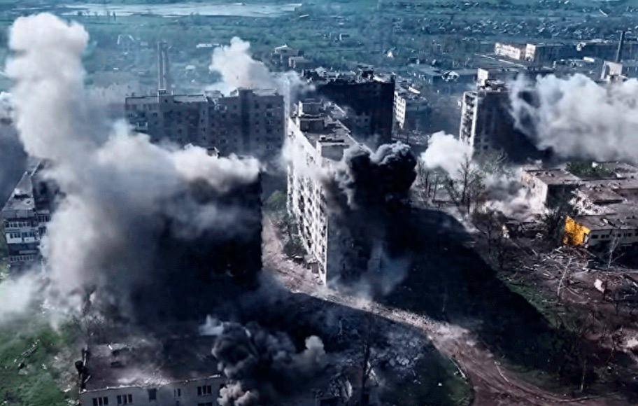 俄军抵达郊区却不攻城<strong></p>
<p>国内原油期货交易</strong>，有人发现不对劲：红军城只是一个“诱饵”